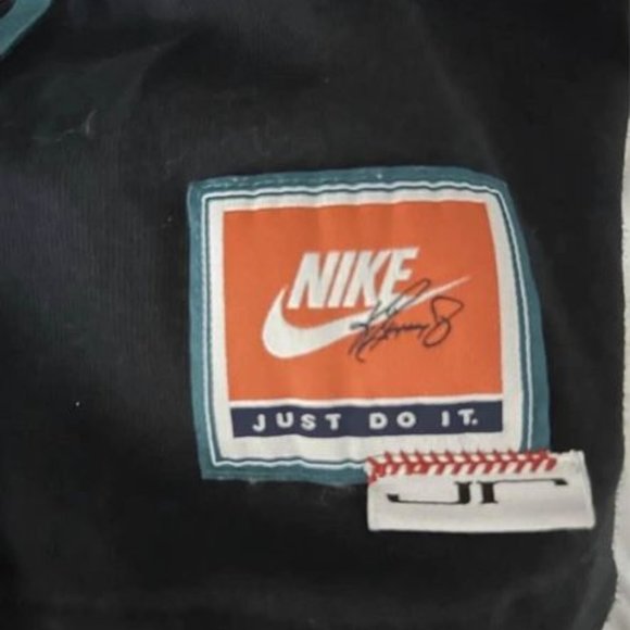 Nike Ken Griffey Jr “The Kid” Commemorative MLB Career Jersey- Size Small - Picture 7 of 8